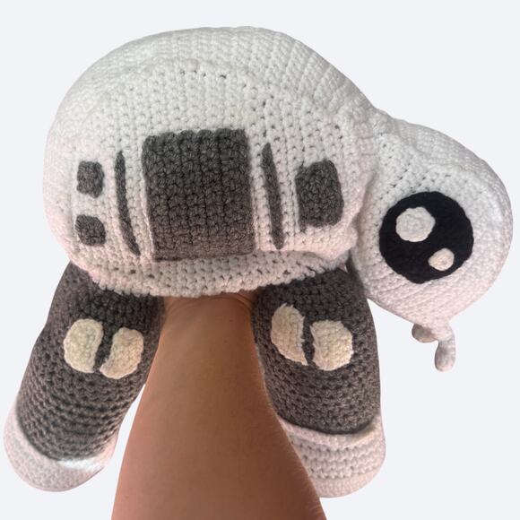 Handmade crochet AT-AT-inspired walker‎ robot plush white/charcoal – OS - Picture 5 of 9